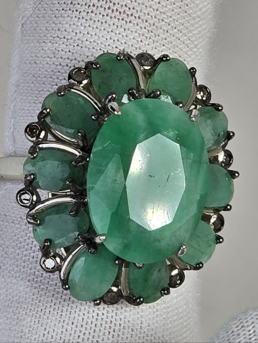 925 Sterling Silver Ring Sz 8 With Natural Emerald 15x12mm & Natural Diamonds